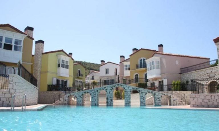 XL Mimarlık+Mühendislik imzalı Nea Vourla Konut Sitesi